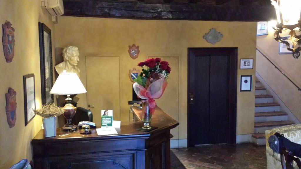 圣托马斯广场酒店 Gazzola Di Rivalta 外观 照片